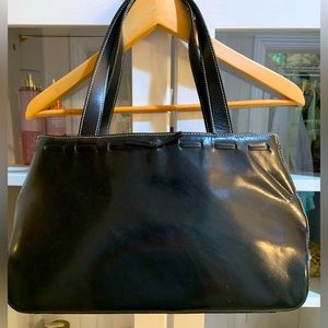 Liz Claiborne Black Leather Handbag Beautiful Condition